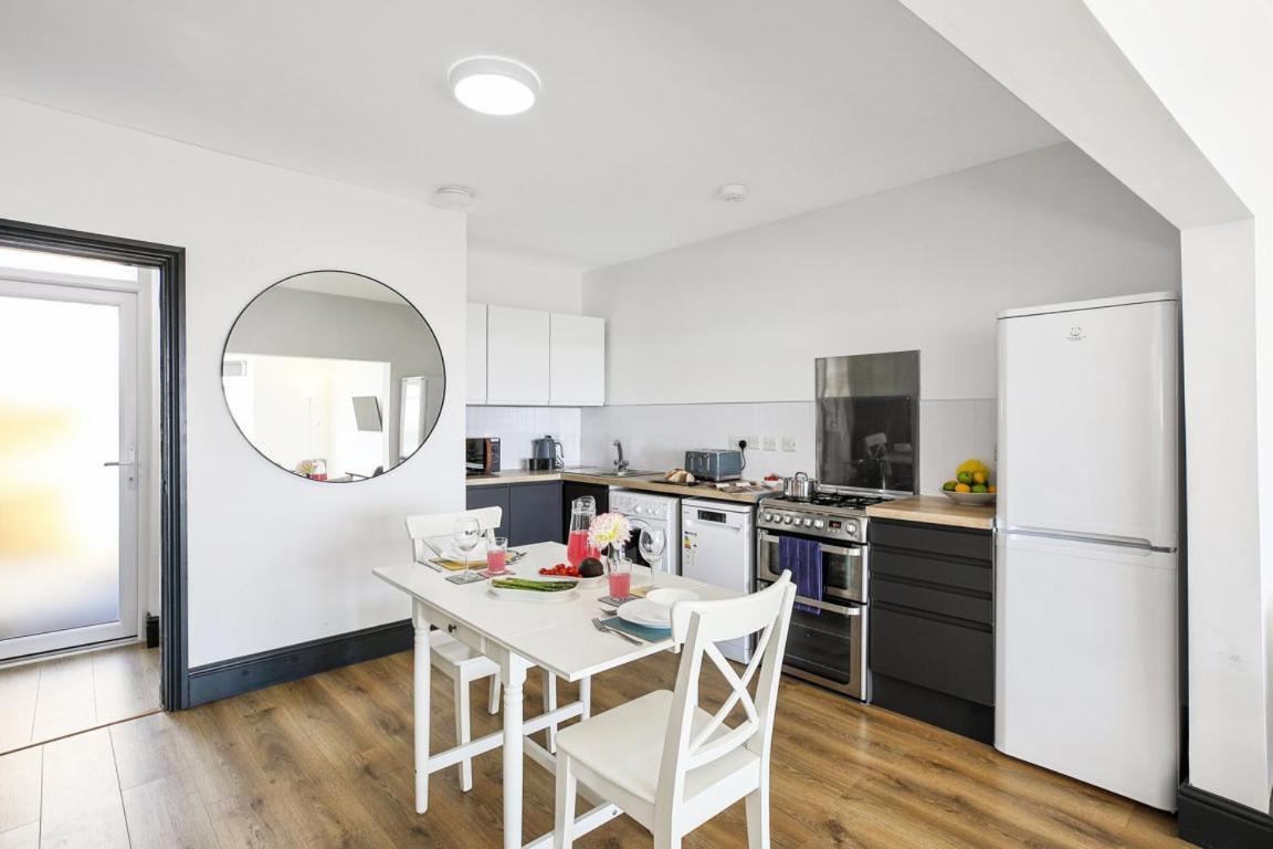 Tyme Suites On Kingsway Cleethorpes Bagian luar foto
