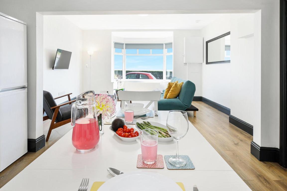 Tyme Suites On Kingsway Cleethorpes Bagian luar foto