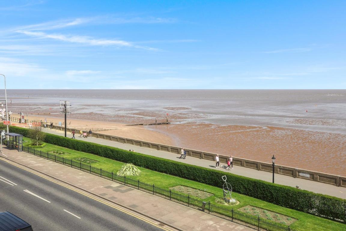 Tyme Suites On Kingsway Cleethorpes Bagian luar foto